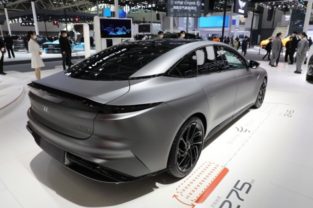 荣获“浙赛最快量产电动车”的智己L7 SP性能版，到底有何能耐？