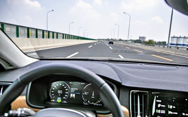 沃尔沃XC90智能驾驶体验，舒适安全出行首选！