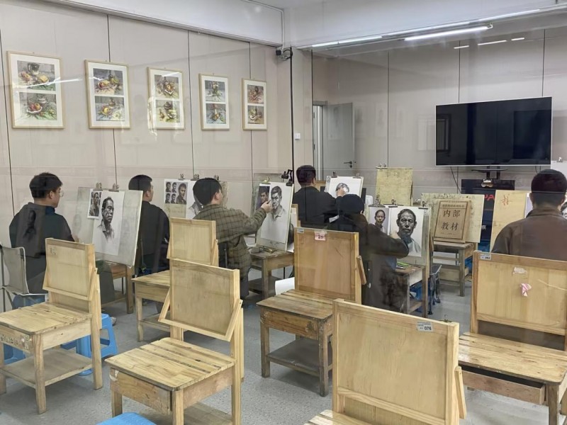 简易画室凭什么能在福州美术艺考集训机构中脱颖而出？