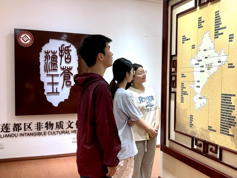 丽水学院“非旅融合下的非遗传承”暑期社会实践团队赴莲都区调研非遗传承与旅游融合新路径(图1)