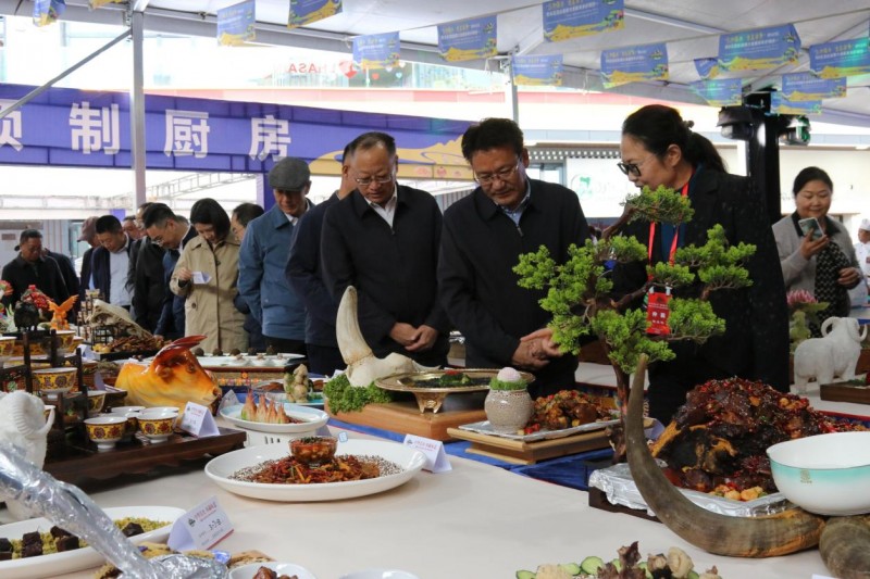 雪域圣地拉萨 共品西藏味道  ——热烈祝贺2024年“中华美食 ·西藏味道”——创新与未来美食大赛总决赛圆满落幕