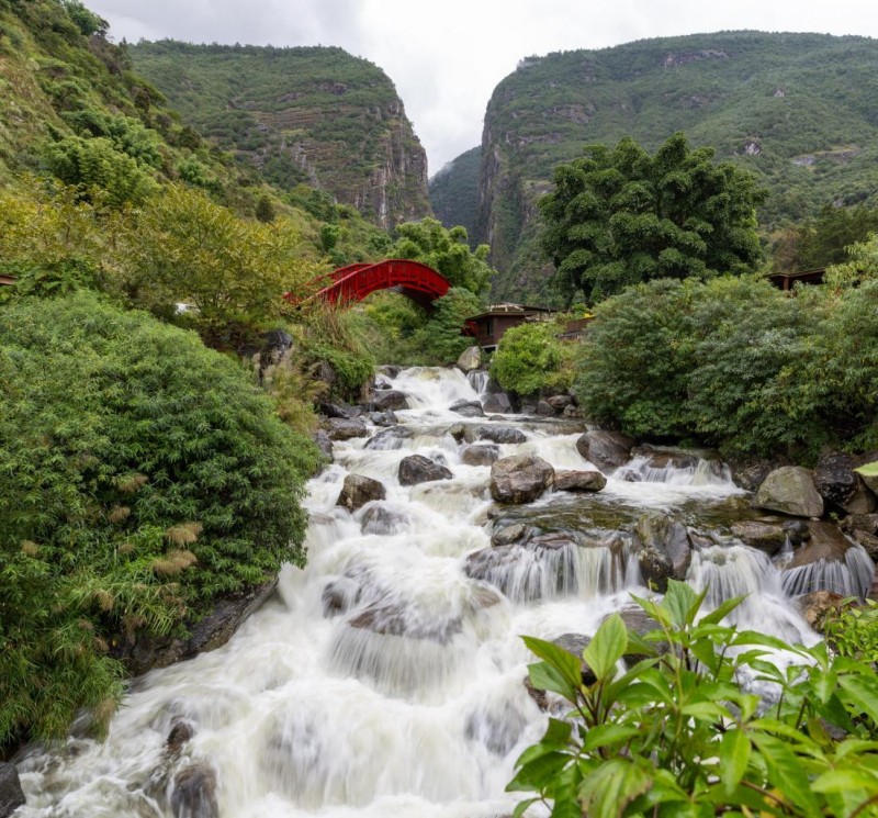 漾濞攀岩展风采，“体育+旅游”新篇章