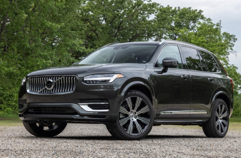 奥迪Q7与沃尔沃XC90价格对比：豪华SUV的全面较量