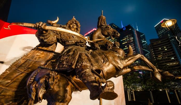 香港举办一系列金庸百年诞辰纪念活动,  郑志刚：金庸是香港文化的标杆 影响力延伸至全世界